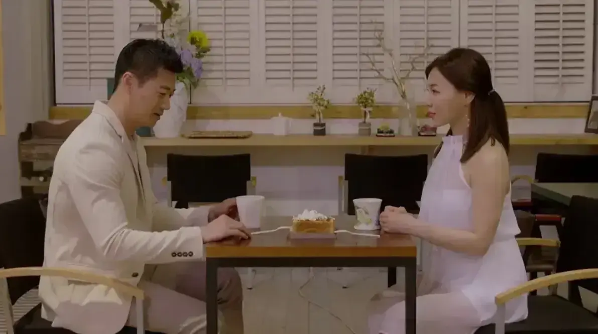 《邻居家妻子》韩国电影未删减1080P韩语中字-我邻居的老婆高清下载-百度网盘夸克迅雷资源在线观看-《邻居家妻子》唤起乏味婚姻中的情感越界